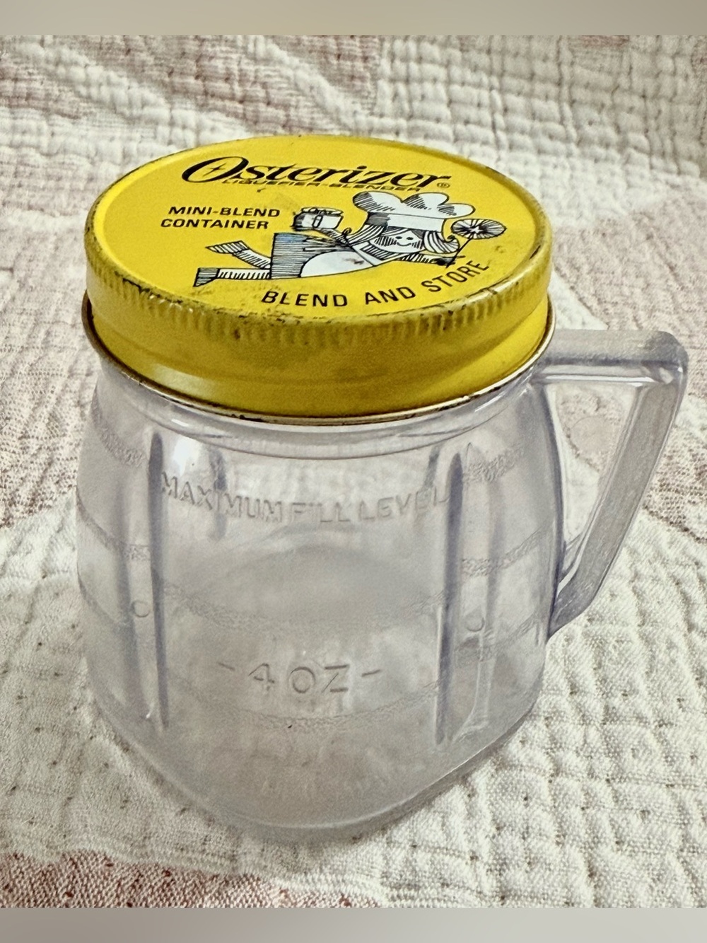 VINTAGE OSTER MINI-BLENDER PLASTIC 8 OZ CONTAINER